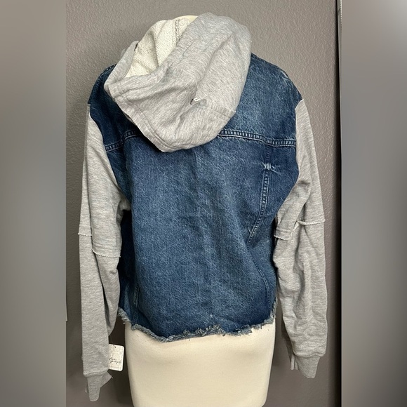 Free People FP We The free Women’s Knit Hoodie Distressed Denim Jacket Navy Sz S - Picture 7 of 17
